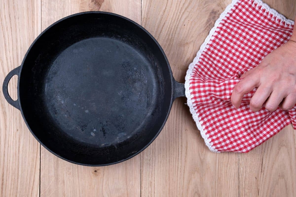 Can You Really Put a Cast Iron Skillet in a Dishwasher? Kitchensnitches